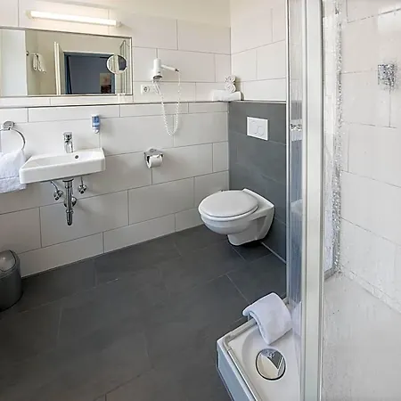 Weidenhof מלון 3*