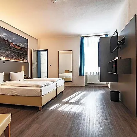 מלון Weidenhof 3*