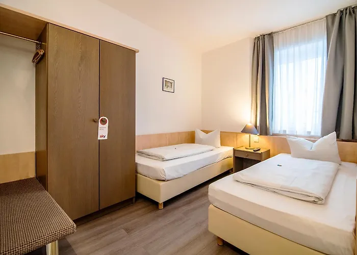 Отель Weidenhof 3*